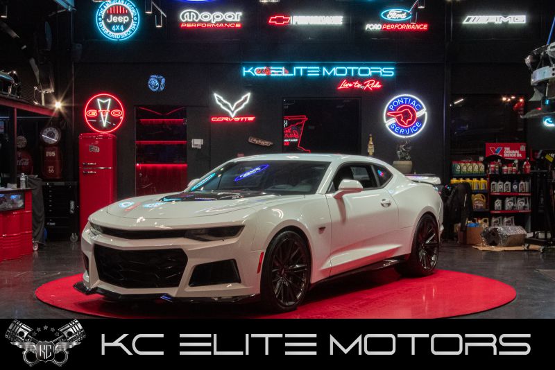 Φωτογραφία από Chevrolet Camaro 2019 ZL1 Full!